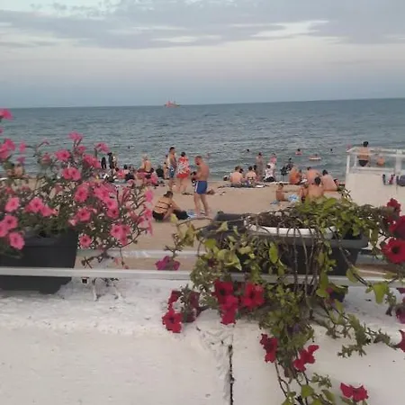 Уютная Мансарда У Моря Люстдорф